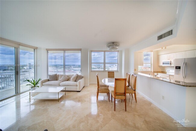 Foto del edificio - 19501 W Country Club Dr
