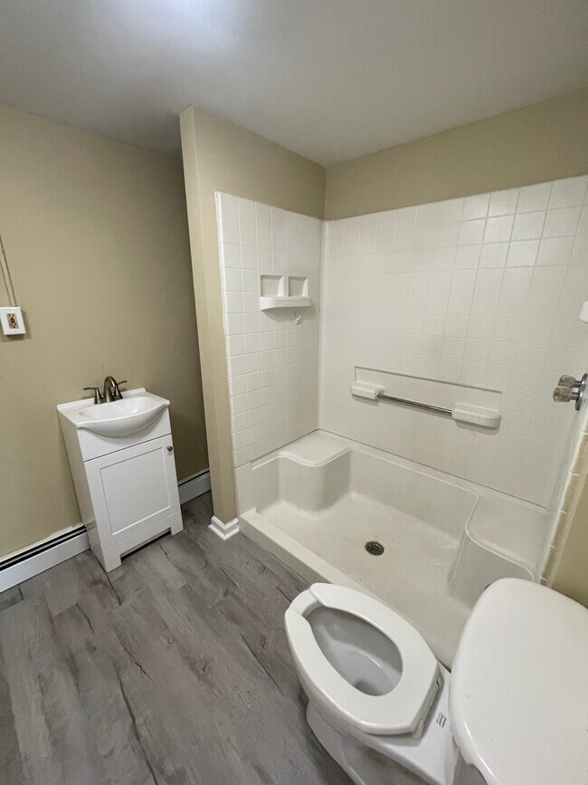 Building Photo - 207 Gorham Ave