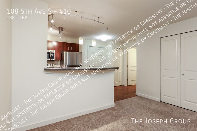 Foto del edificio - 108 5th Ave S