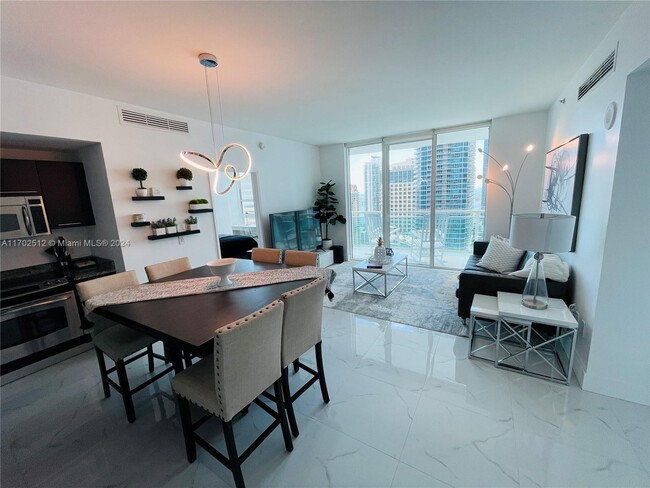 Foto del edificio - 950 Brickell Bay Dr