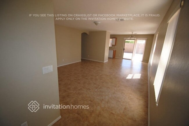 Building Photo - 725 S Parkwood