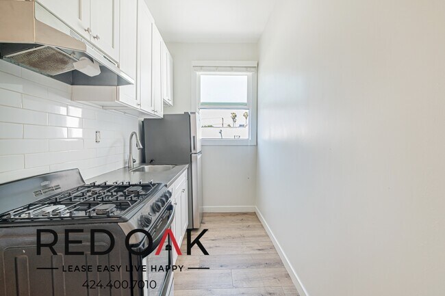 Foto del edificio - 915 S Kenmore Ave