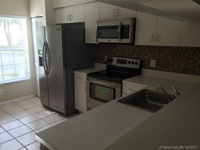 Building Photo - 16609 Hemingway Dr