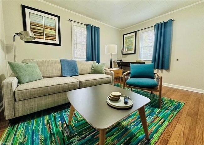 Building Photo - 918 Harris St