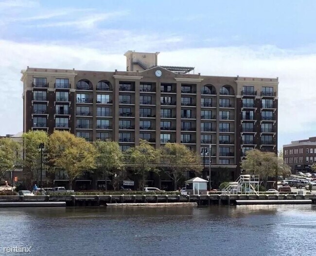 Building Photo - 106 N Water St