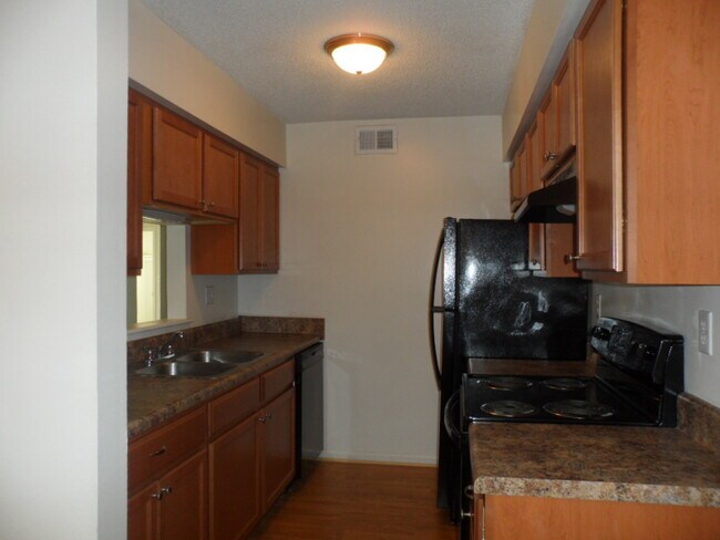 Building Photo - 31 Willow Bend Ct