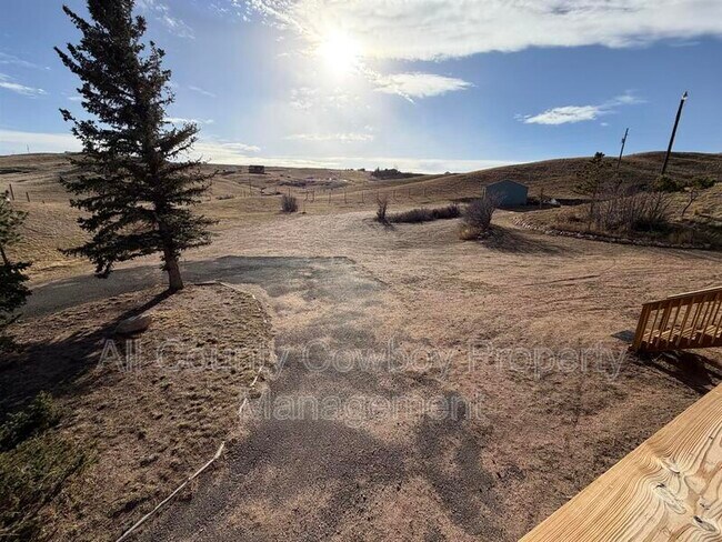 Foto del edificio - 759 Crow Creek Rd