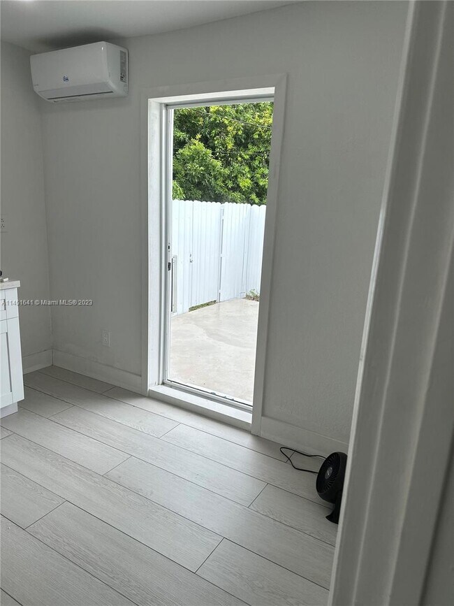 Foto del edificio - 10261 SW 168th St