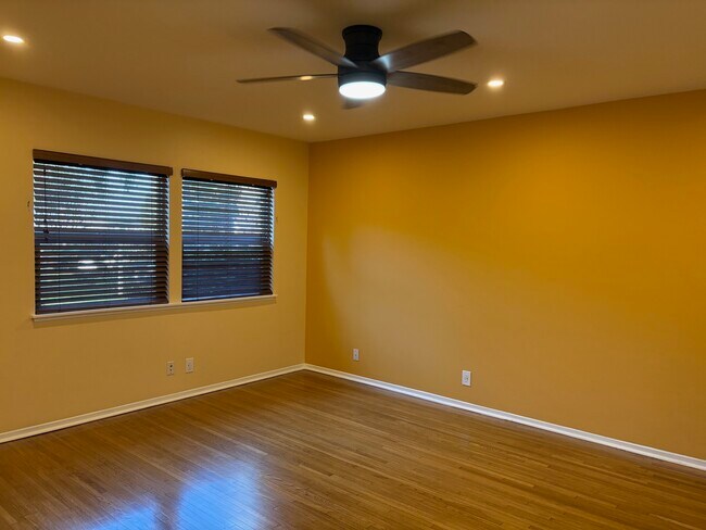 Foto del edificio - 5874 Bowcroft St