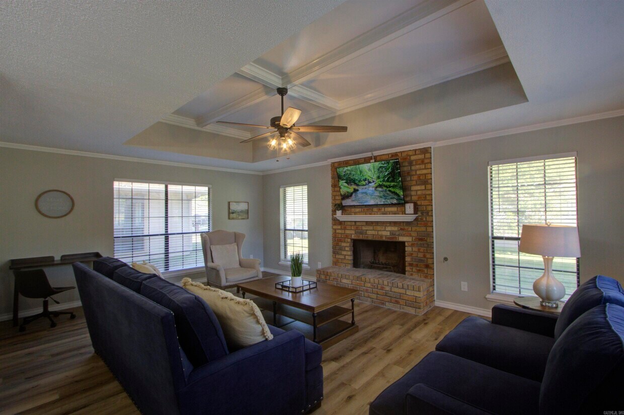 Foto principal - 5805 Sidney Dr
