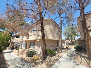 Building Photo - 1608 N Torrey Pines Dr
