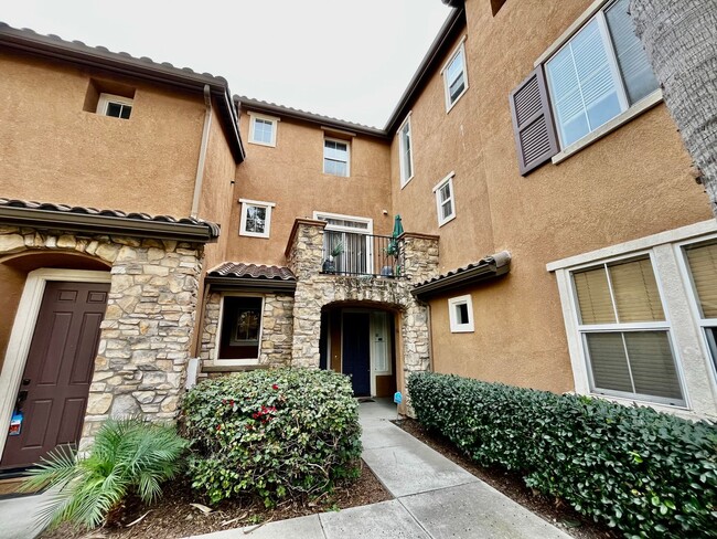 Foto del edificio - Fantastic 2B/2.5BA Townhouse w/ Washer/Dry...