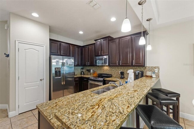 Foto del edificio - 8205 Roseville Blvd