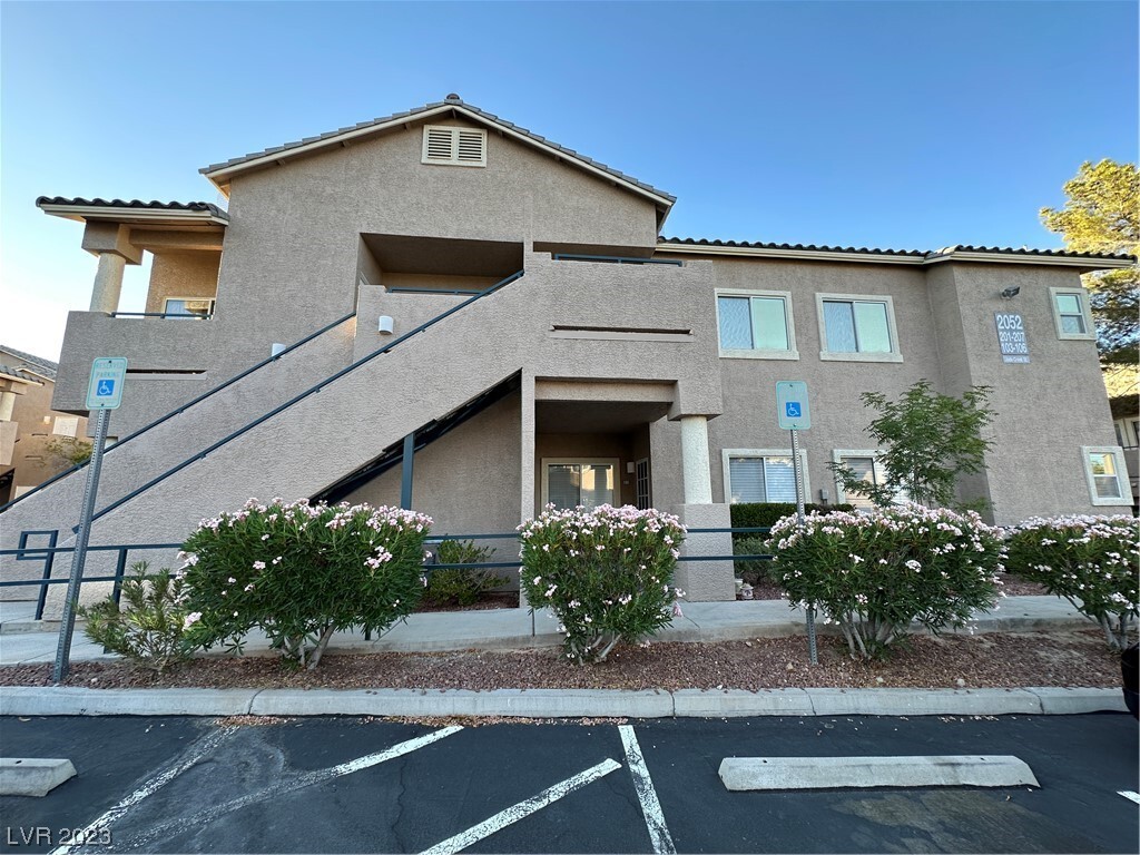 Primary Photo - 2052 Jade Creek St