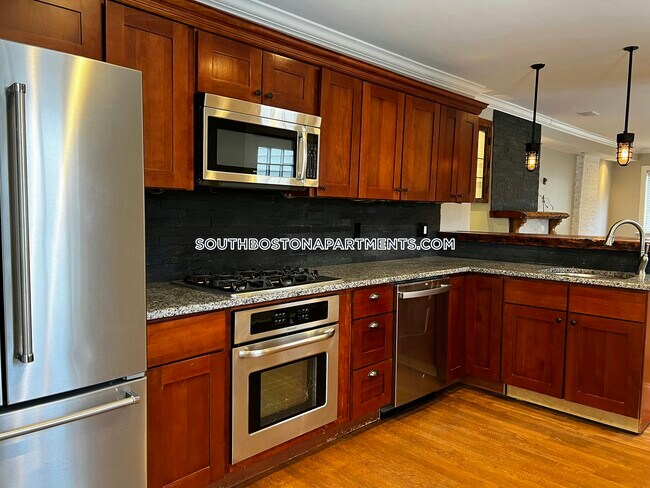 Foto del edificio - 571 E 3rd St
