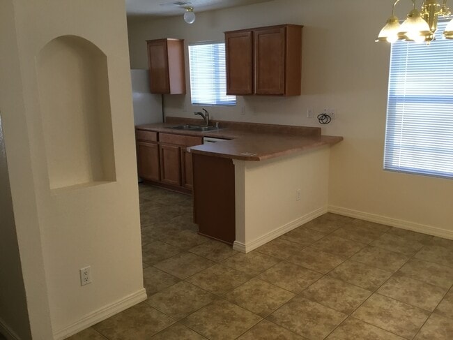 Building Photo - 1740 Sierra Norte Loop NE