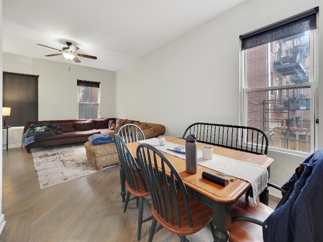 Foto del edificio - 2652 N Halsted St
