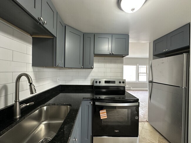 Foto del edificio - 7632 N Milwaukee Ave