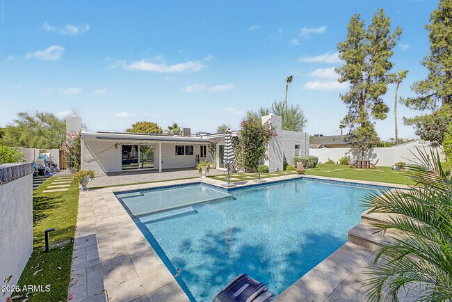 Building Photo - 5017 E Acoma Dr