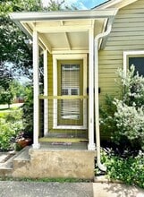 Building Photo - 2109 Richcreek Rd