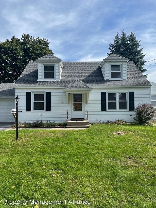 Foto principal - 3 br, 1 bath House - 210 Marilyn Avenue