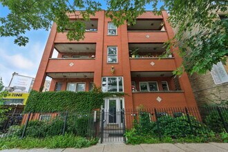 Building Photo - 1535 N Wicker Park Ave