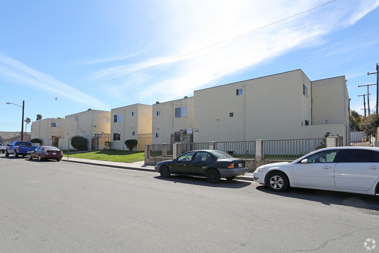 Primary Photo - 840-860 Jane Dr