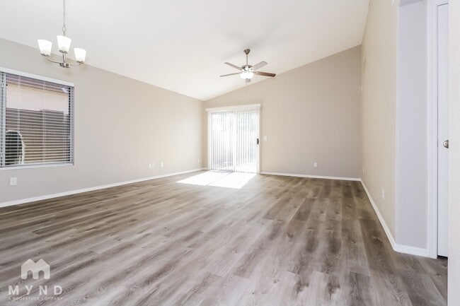 Building Photo - 2303 E Aire Libre Ave