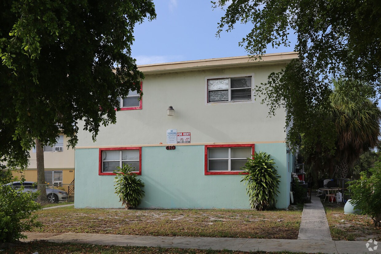Building Photo - 610 6th St