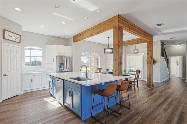 Building Photo - 7910 Stone Ridge Dr