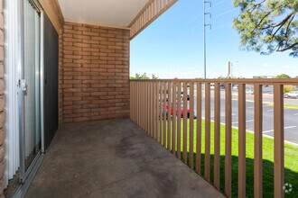 1BD, 1BA - 720SF C With Patio - Woodberry Heights