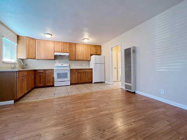 Interior Photo - 515 E WiLL