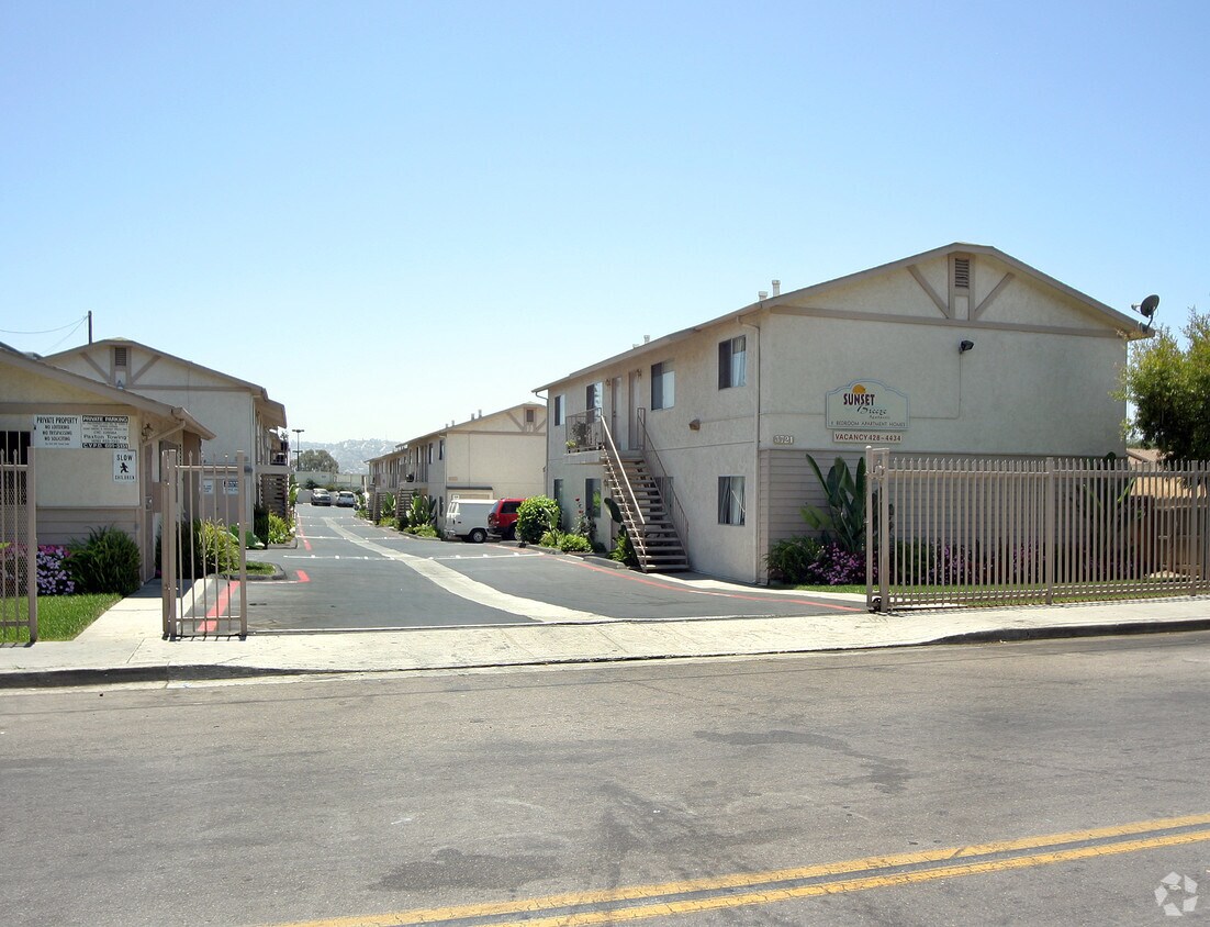 Foto principal - Sunset Breeze Apartments