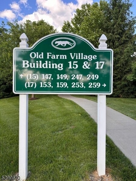 Building Photo - 253 Old Farm Dr
