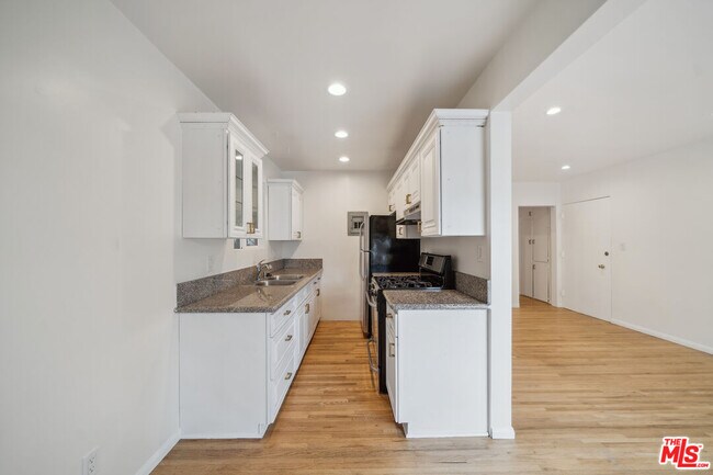 Foto del edificio - 710 Westmount Dr