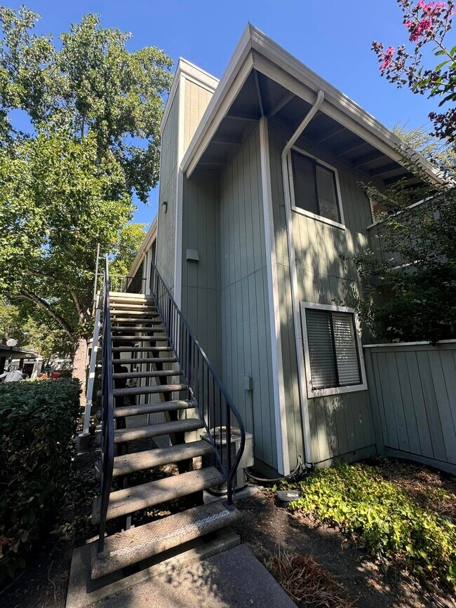 Foto del edificio - 206 Compton Cir