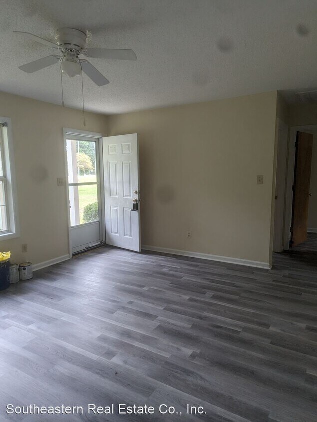 Primary Photo - 2 br, 1.5 bath House - 733 NC 24/50 HWY