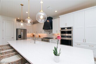 Building Photo - 9241 Cayman Dr