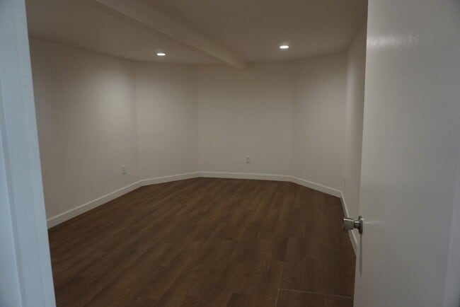 Building Photo - 315 Broadway