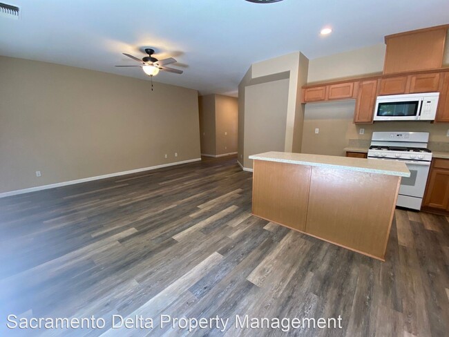 Foto del edificio - 3 br, 2 bath House - 5644 Gold Poppy Way