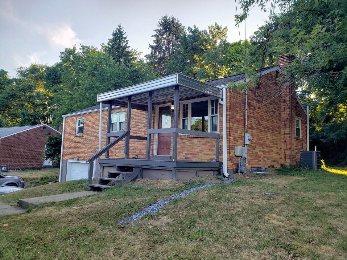 Primary Photo - 315 Forliview Rd
