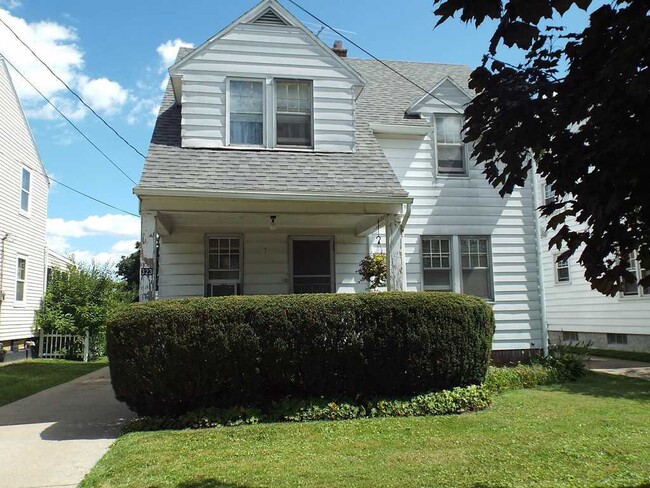 Building Photo - 323 Hillview Dr