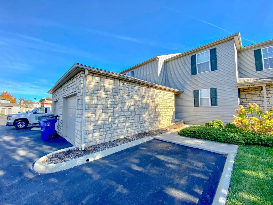 Primary Photo - Beautiful Bethel Commons Condo For Rent In...