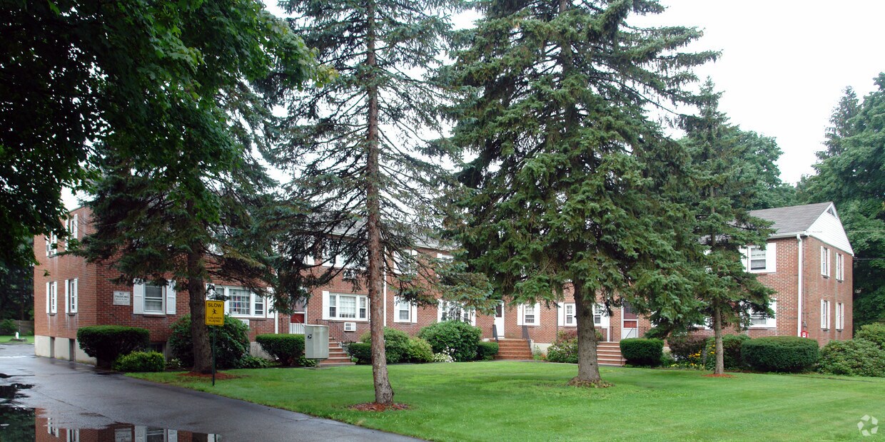 122 W Main St, MA 01833 Apartments in MA