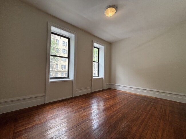 Building Photo - 182 Claremont Ave