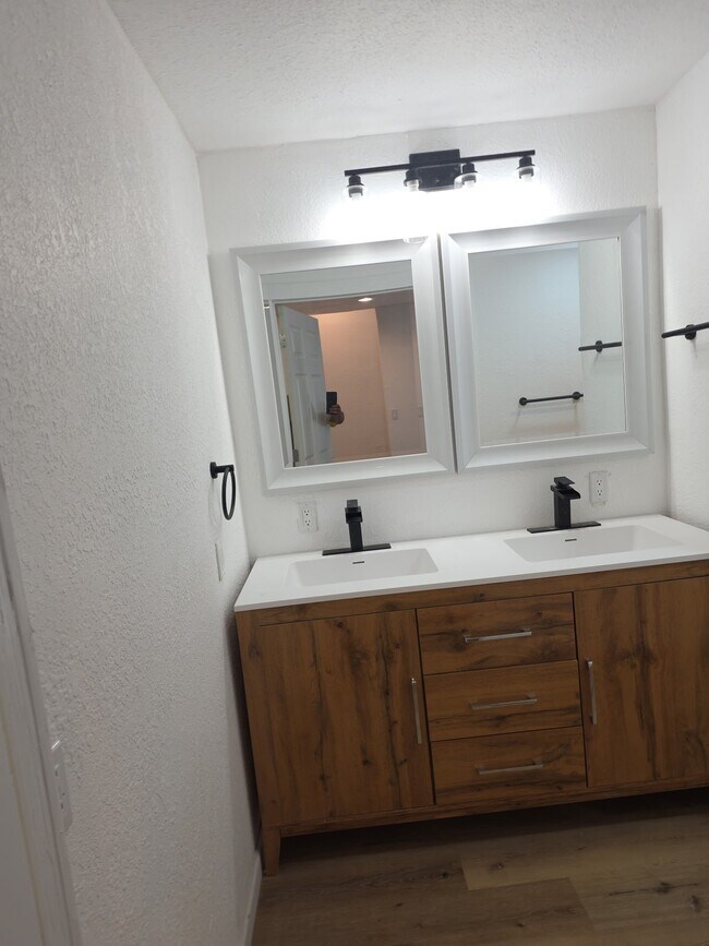 Foto del edificio - 414 N Meldrum St