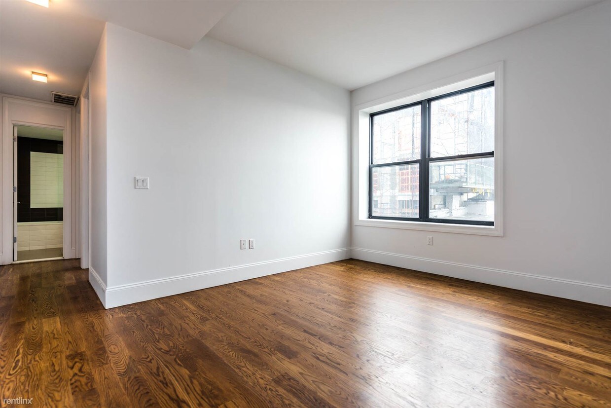 Primary Photo - 1625 Putnam Ave