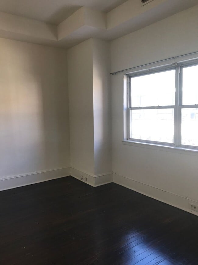 Building Photo - 410 South Street