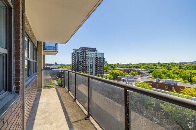 2BR, 1BA - 719SF - Balcony - Castle Towers
