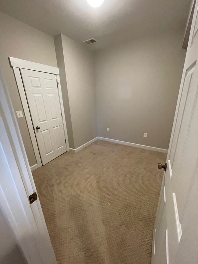 Bedroom - 7151 Pendleton Ave